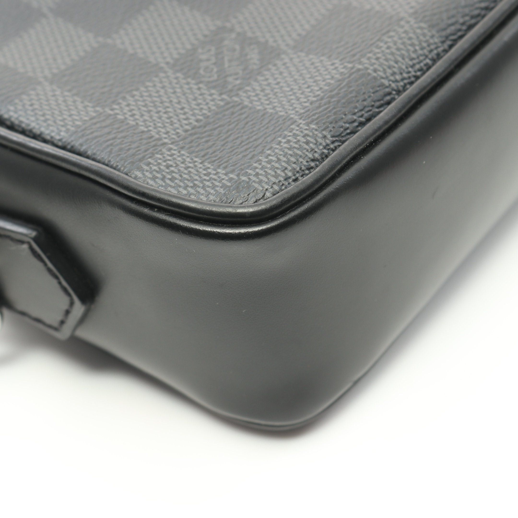 Louis Vuitton Louis Vuitton Pochette Kasai Damier Graphite Clutch Bag Leather Black Size ONE SIZE - 9 Thumbnail