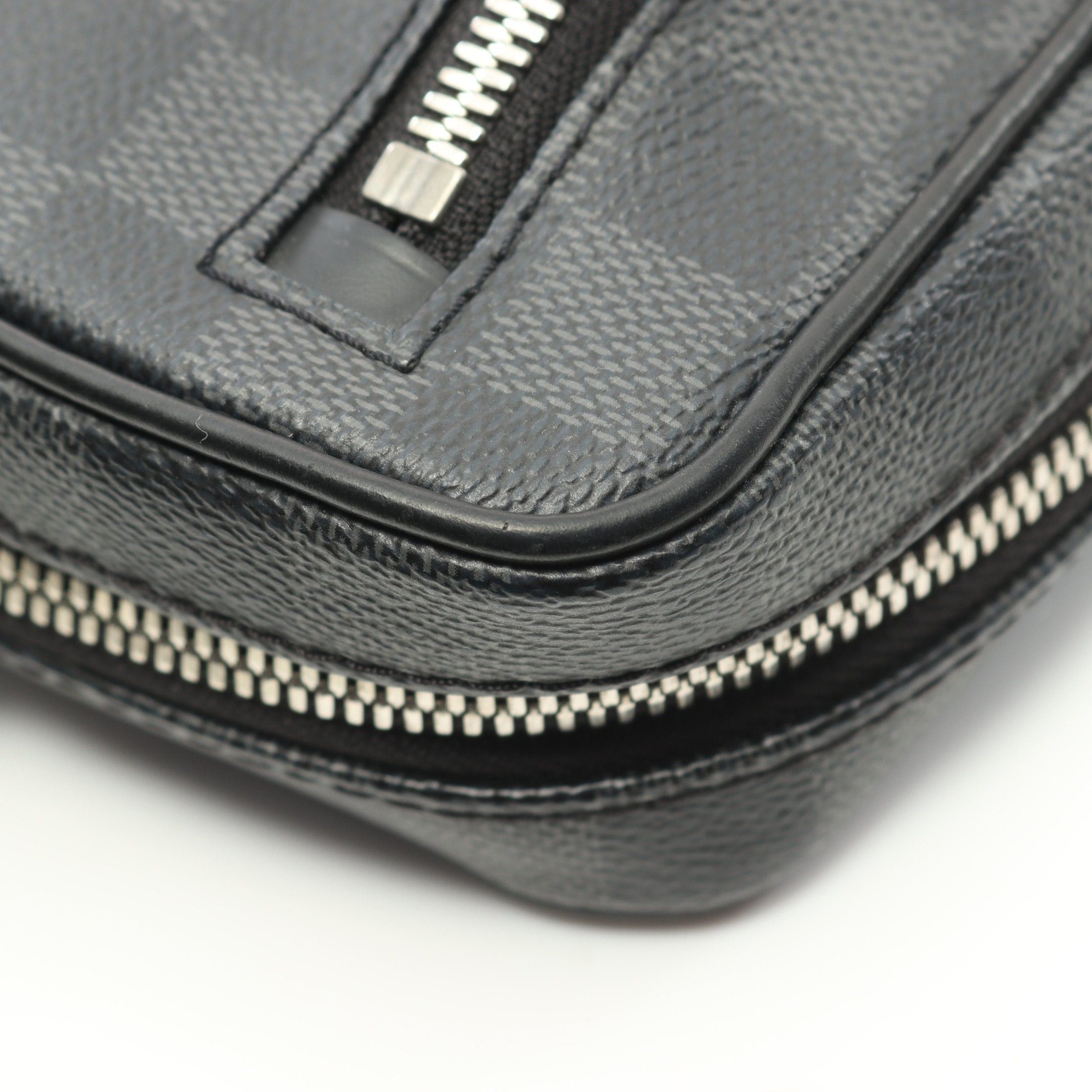 Louis Vuitton Louis Vuitton Pochette Kasai Damier Graphite Clutch Bag Leather Black Size ONE SIZE - 7 Thumbnail