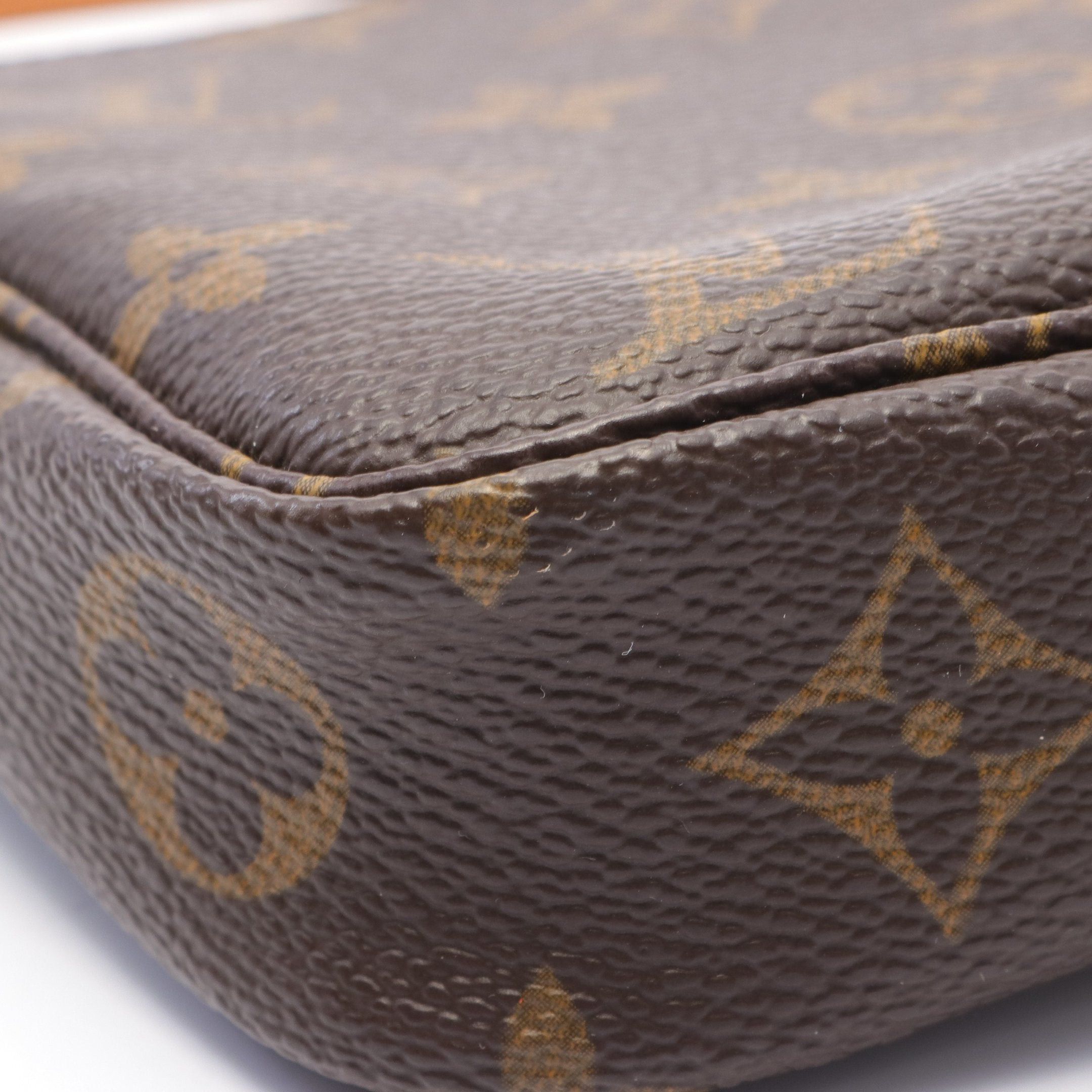 Louis Vuitton Louis Vuitton Pochette Accessoires Monogram Handbag Leather Brown Size ONE SIZE - 6 Thumbnail
