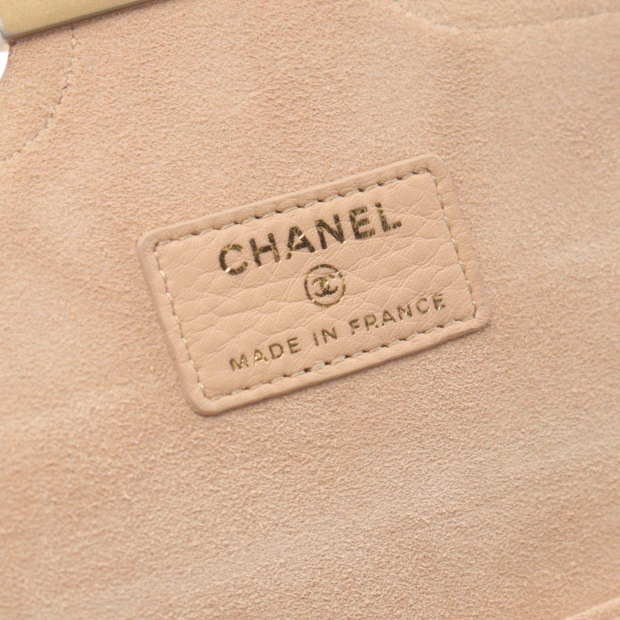 Chanel Chanel Matelasse Chain Wallet Leather Beige Gold Hardware Size ONE SIZE - 4 Thumbnail