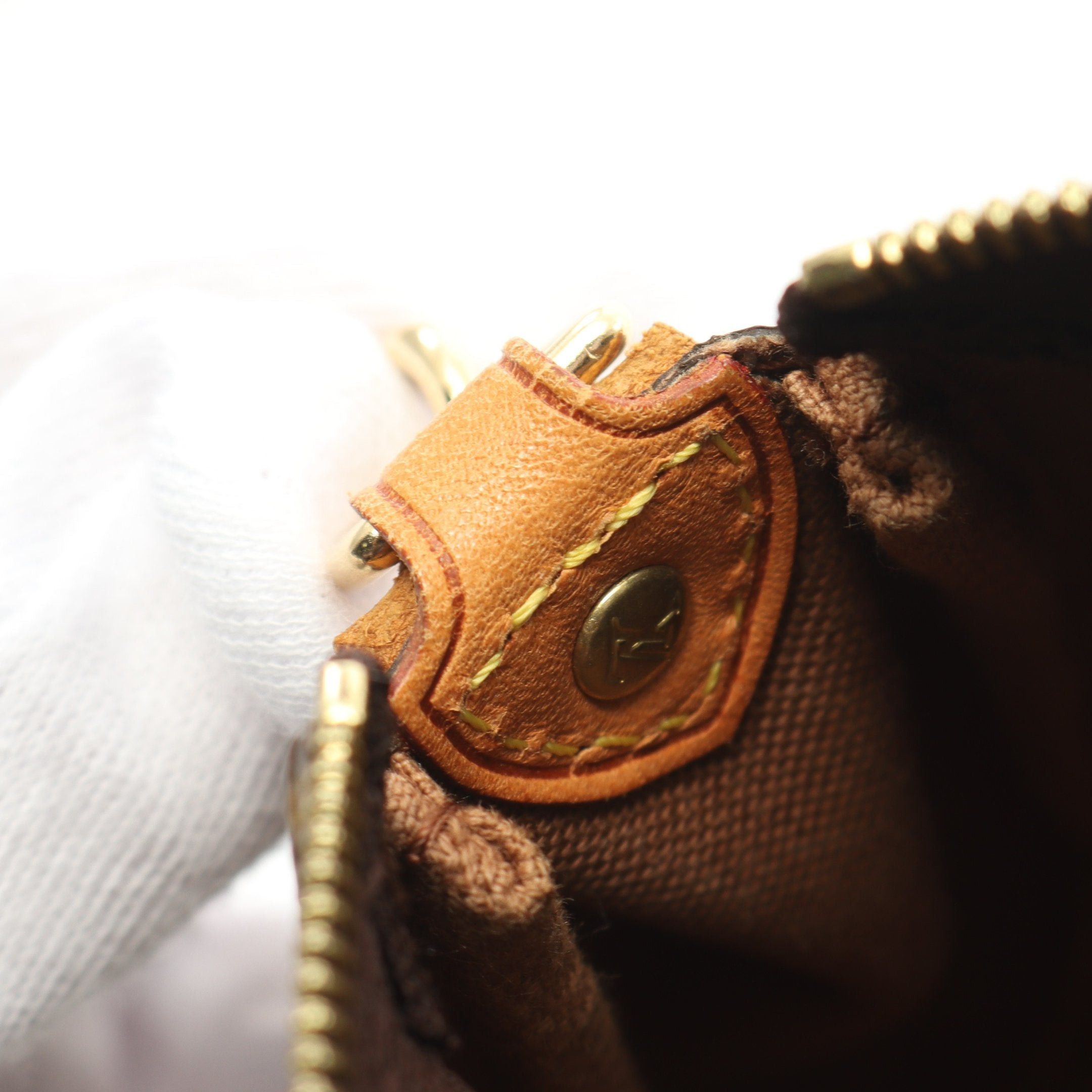 Louis Vuitton Louis Vuitton Eva Monogram Chain Shoulder Bag Leather Brown Size ONE SIZE - 9 Thumbnail