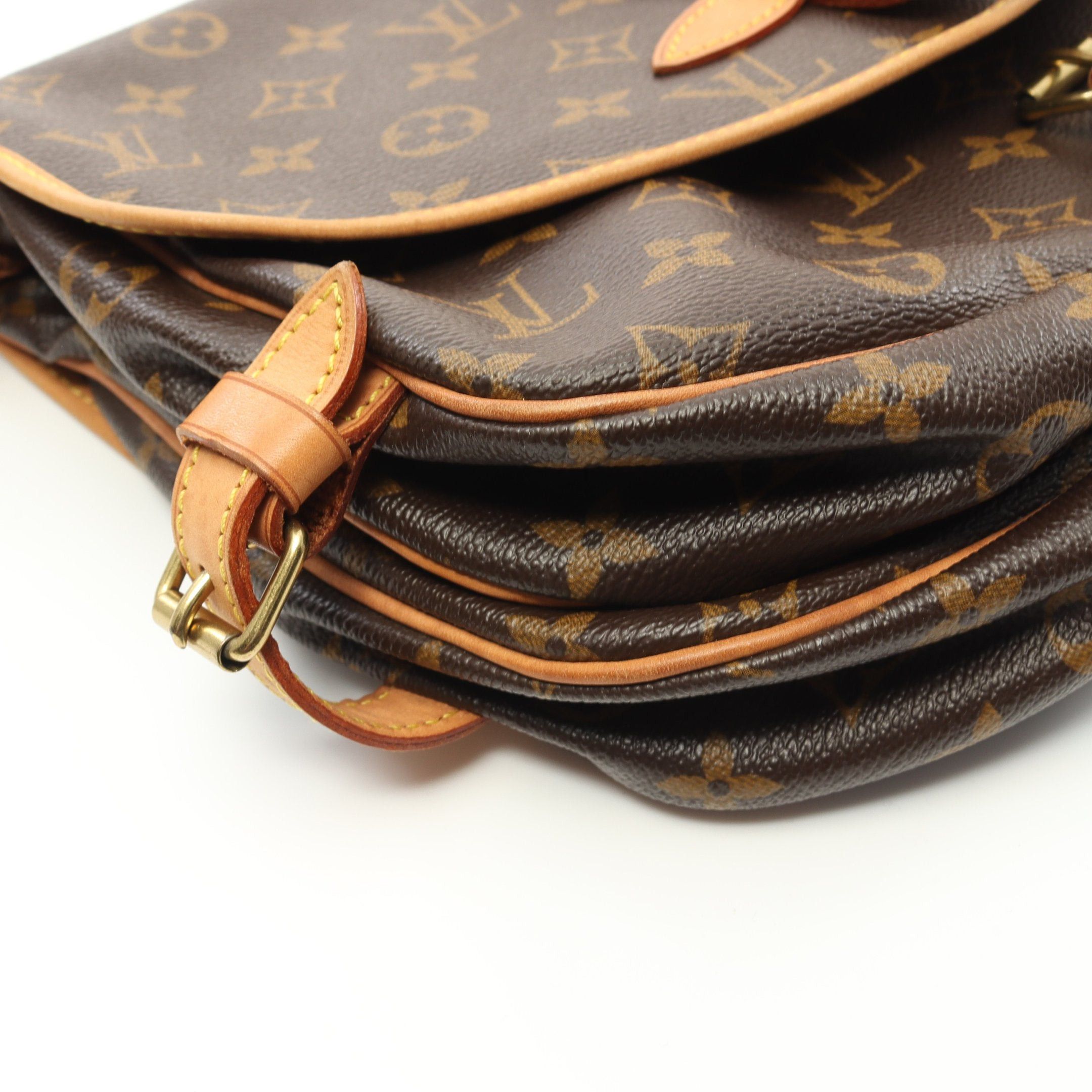 Louis Vuitton Louis Vuitton Saumur 30 Monogram Shoulder Bag Leather Brown Size ONE SIZE - 9 Thumbnail