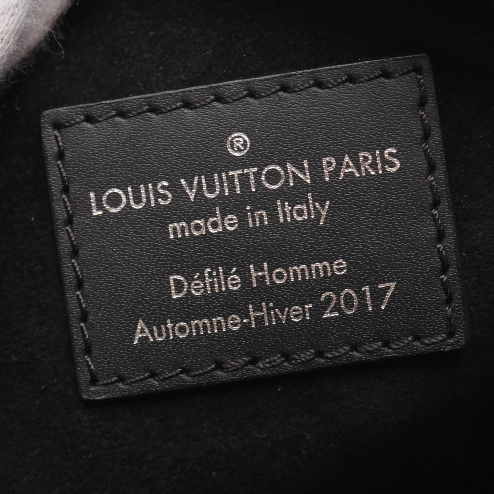 Louis Vuitton Louis Vuitton Louis Vuitton * Supreme Pochette Danube Ppm Epi Shoulder Bag Leather Black Size ONE SIZE - 4 Thumbnail