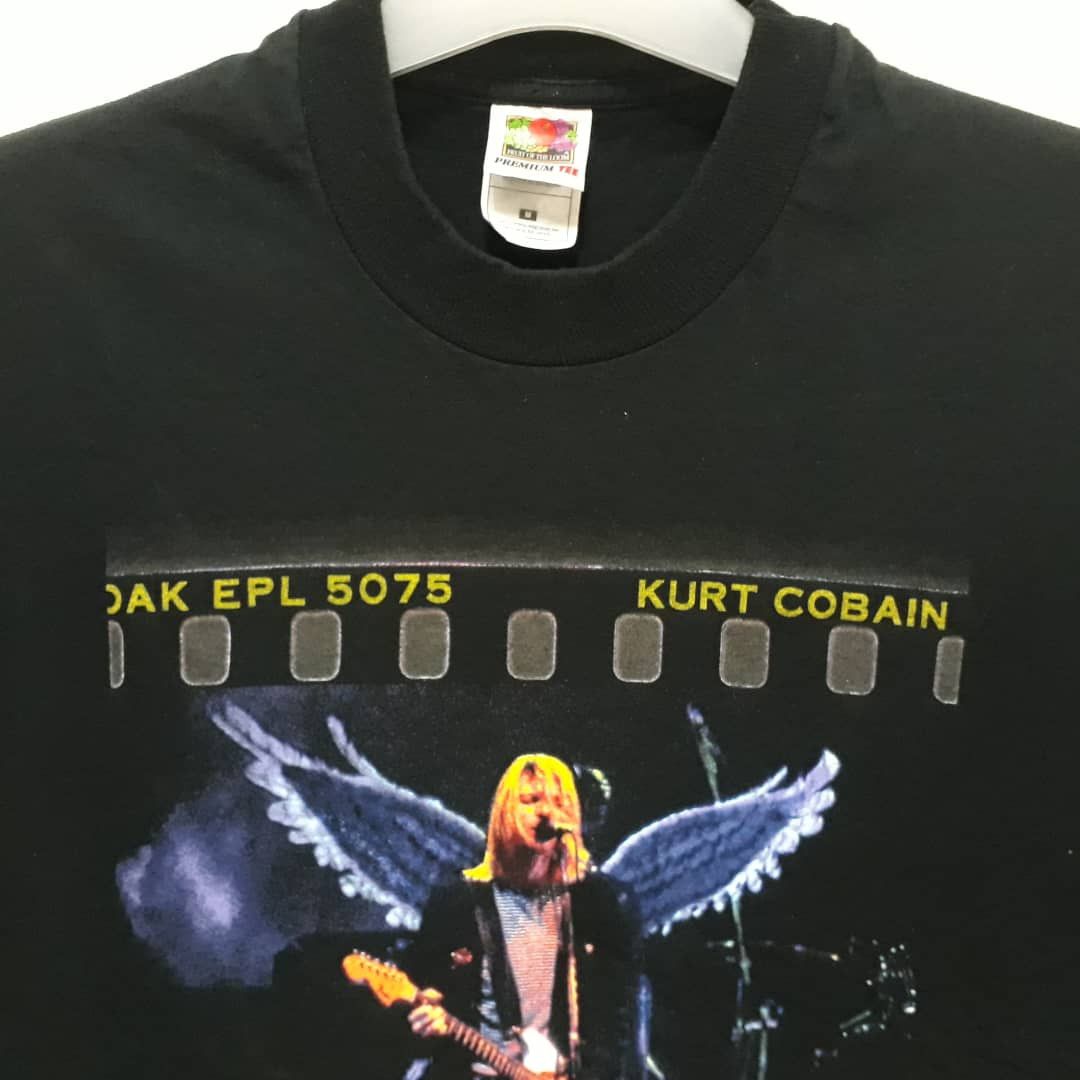 90s NIRVANA KURT COBAIN Angel Wing XL