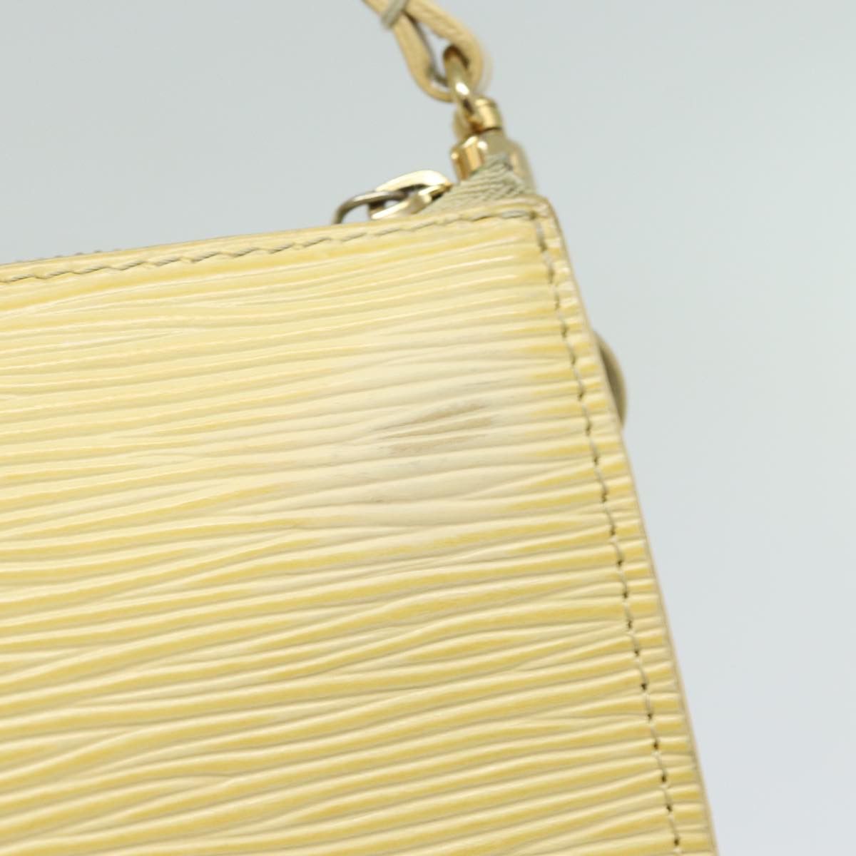 Louis Vuitton Pochette Accessoire Ecru Leather Clutch Bag (Pre-Owned) Size ONE SIZE - 17 Thumbnail