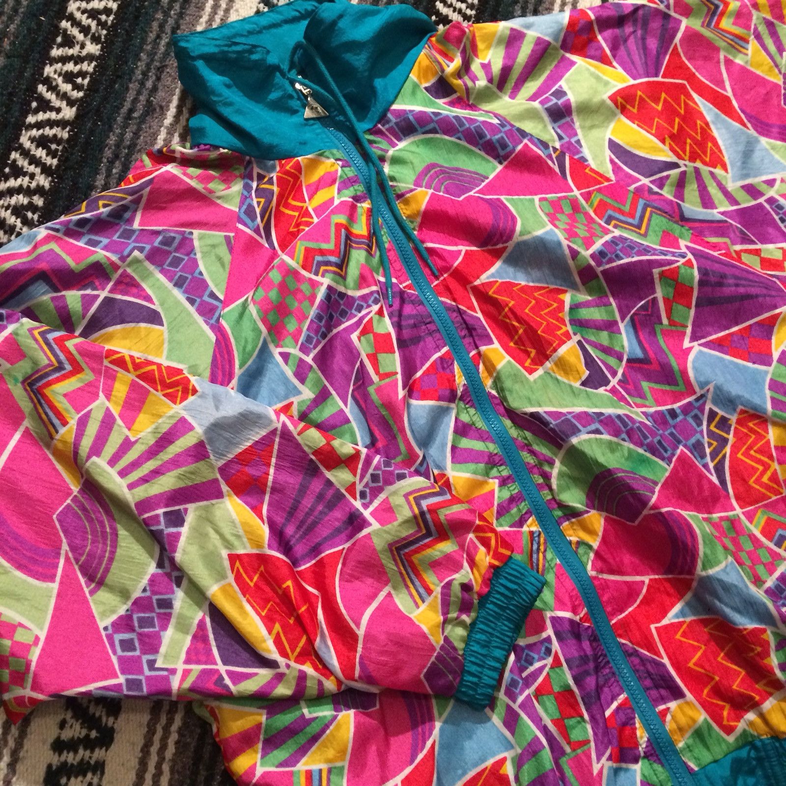 Nylon windbreaker 90s deals
