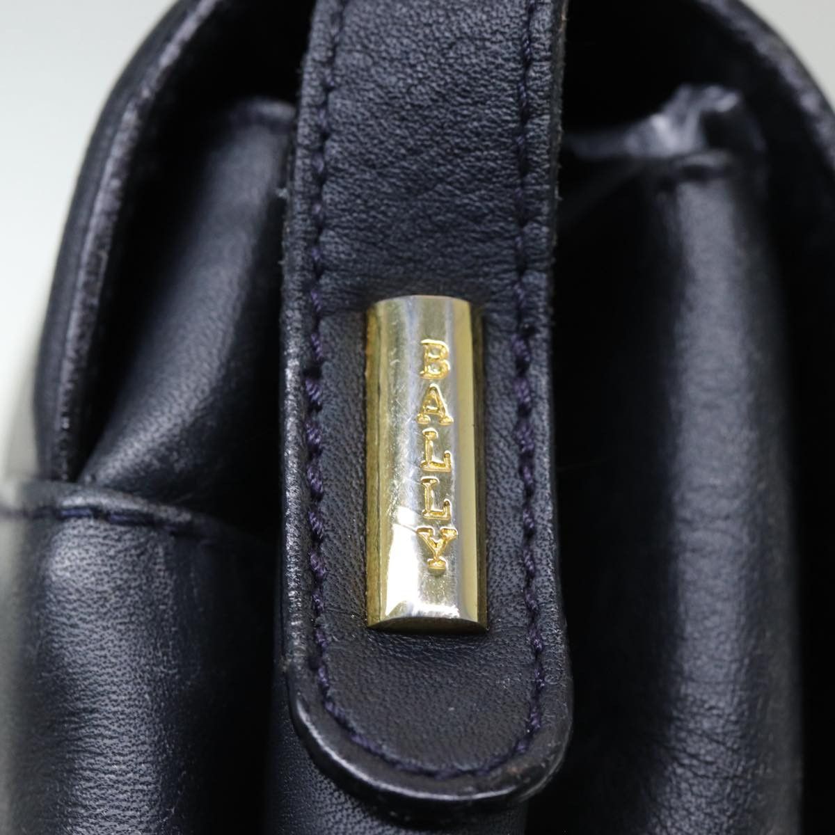 Bally Black Leather Shoulder Bag (Pre-Owned) Size ONE SIZE - 18 Thumbnail