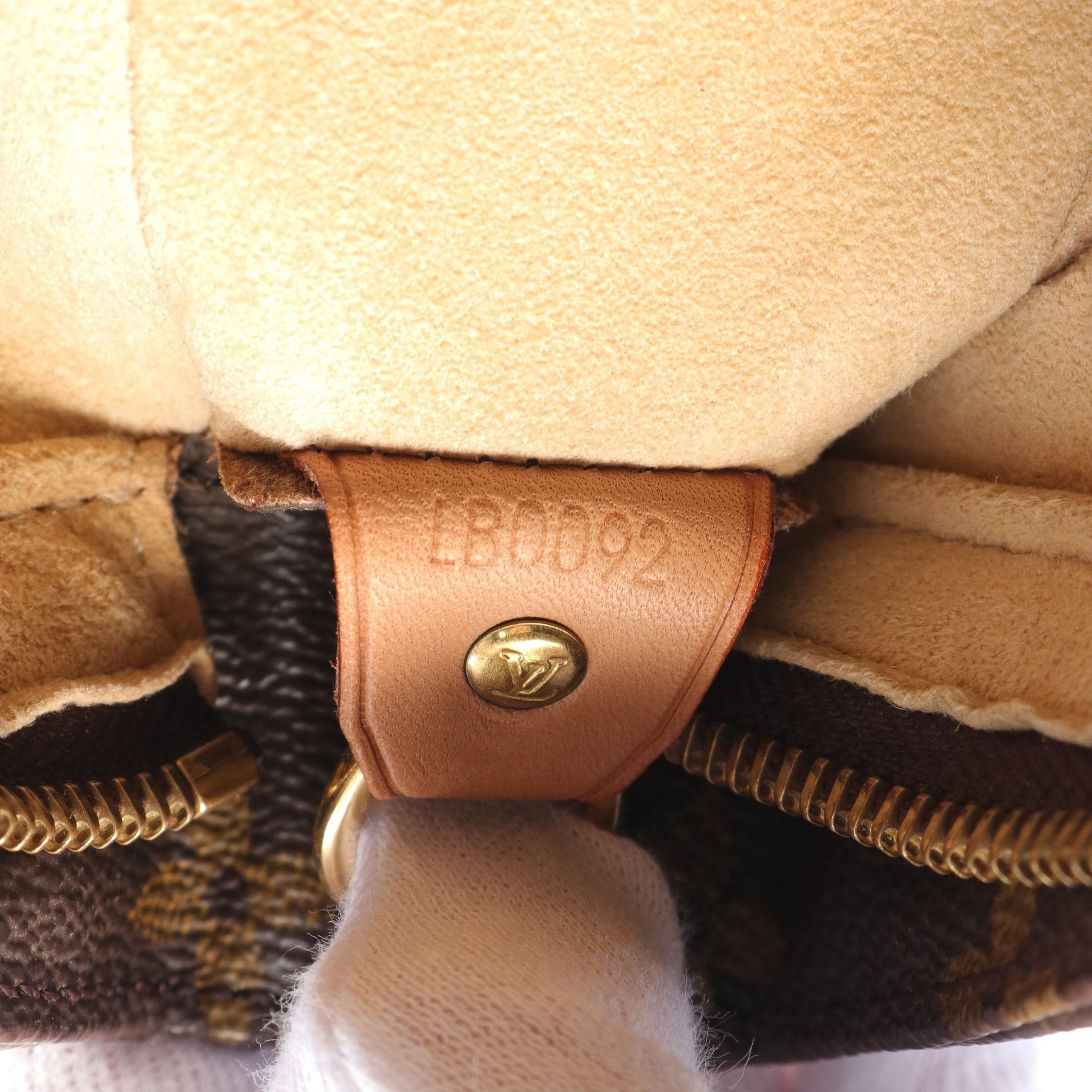 Louis Vuitton Louis Vuitton Looping Gm Monogram Shoulder Bag Leather Brown Size ONE SIZE - 5 Thumbnail