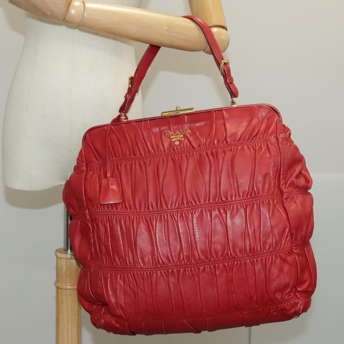 Prada Gaufre Red Leather Handbag (Pre-Owned) Size ONE SIZE - 18 Thumbnail