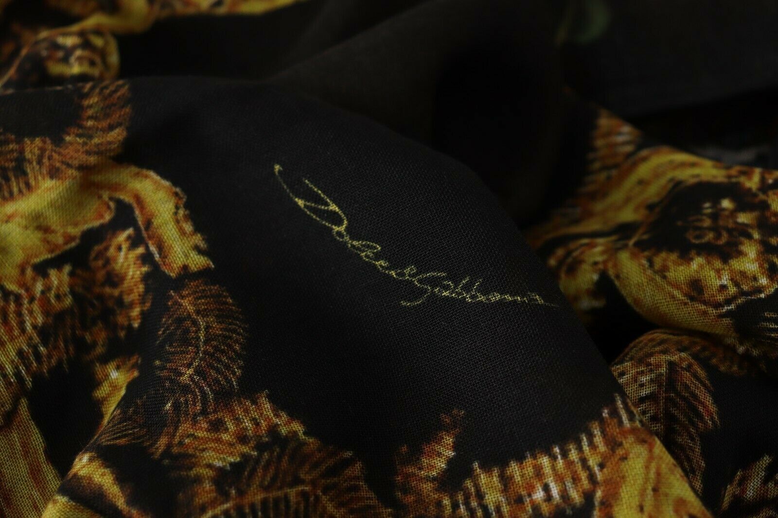 Dolce & Gabbana Elegant Silk Cashmere Floral Women's Scarf Size ONE SIZE - 2 Thumbnail