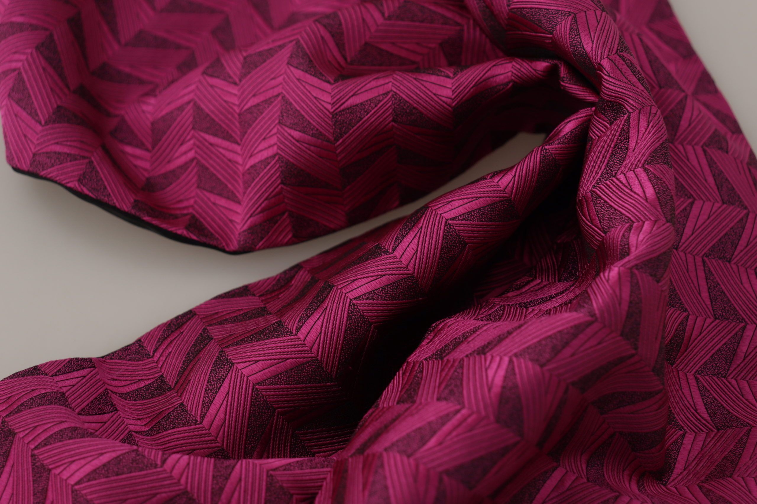 Dolce & Gabbana Elegant Magenta Silk Men's Scarf Men's Wrap Size ONE SIZE - 5 Thumbnail