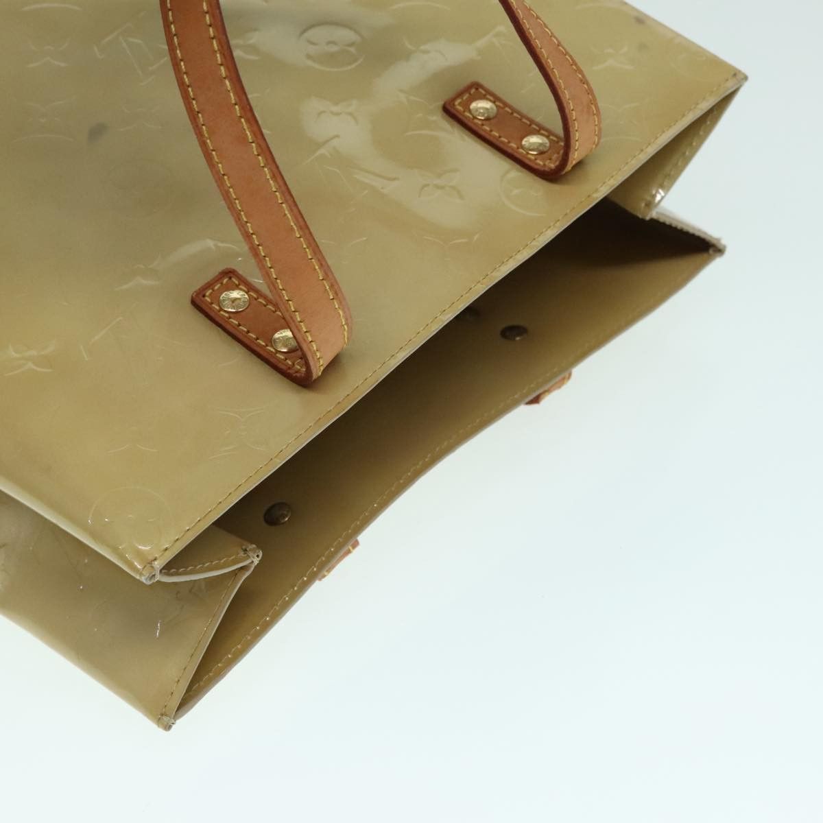 Louis Vuitton Reade Beige Patent Leather Handbag (Pre-Owned) Size ONE SIZE - 18 Thumbnail