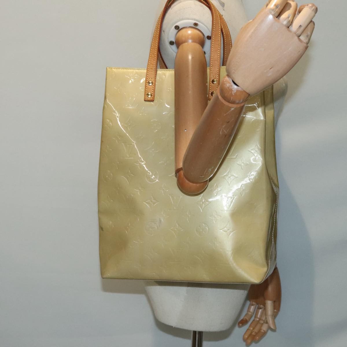 Louis Vuitton Reade Beige Patent Leather Handbag (Pre-Owned) Size ONE SIZE - 15 Thumbnail