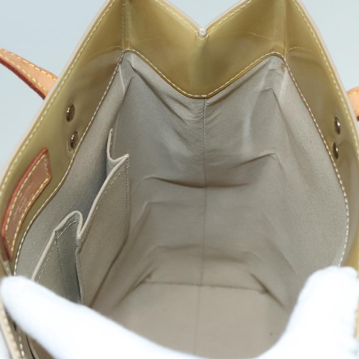 Louis Vuitton Reade Beige Patent Leather Handbag (Pre-Owned) Size ONE SIZE - 20 Thumbnail