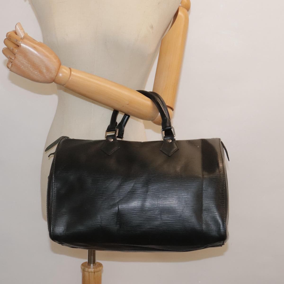 Louis Vuitton Speedy 30 Black Leather Handbag (Pre-Owned) Size ONE SIZE - 16 Thumbnail