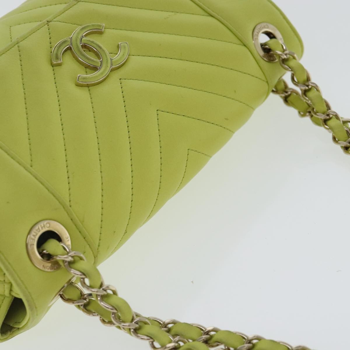 Chanel V-Stich Green Leather Shoulder Bag (Pre-Owned) Size ONE SIZE - 20 Thumbnail