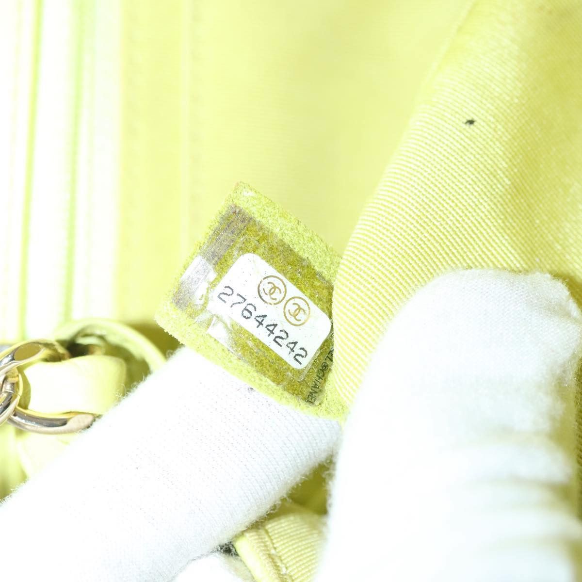 Chanel V-Stich Green Leather Shoulder Bag (Pre-Owned) Size ONE SIZE - 15 Thumbnail