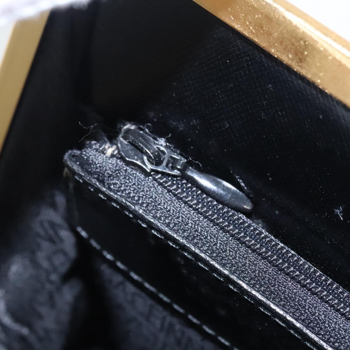 Versace Gianni Black Leather Handbag (Pre-Owned) Size ONE SIZE - 14 Thumbnail