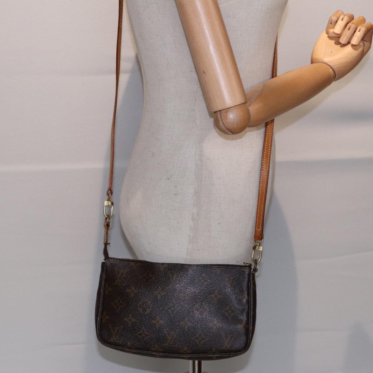 Louis Vuitton Pochette Accessoire Brown Canvas Clutch Bag (Pre-Owned) Size ONE SIZE - 16 Thumbnail