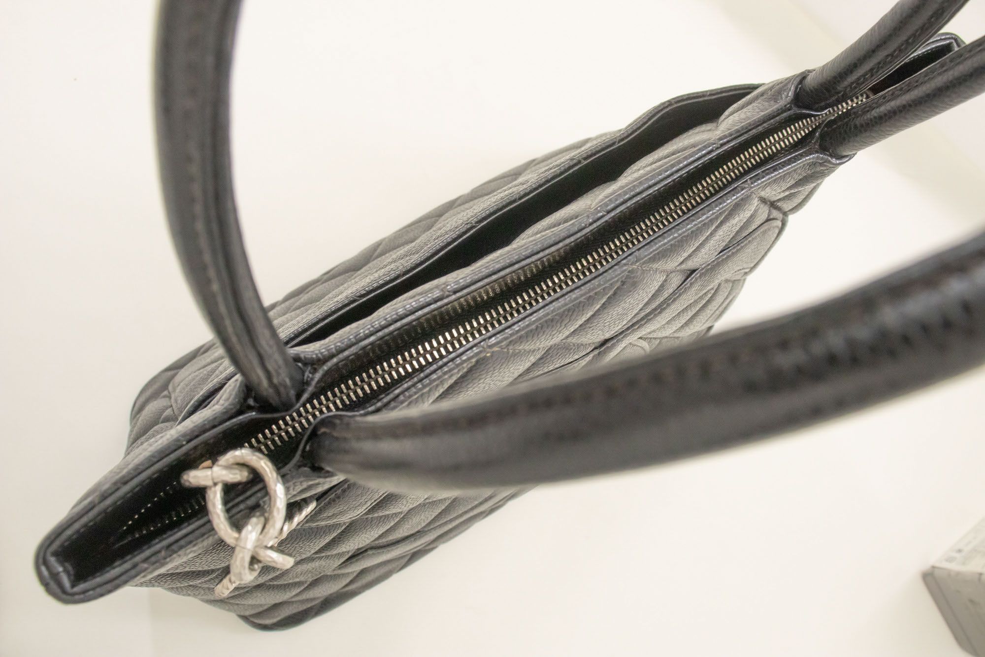 Chanel Medaillon Black Leather Shoulder Bag (Pre-Owned) Size ONE SIZE - 5 Thumbnail