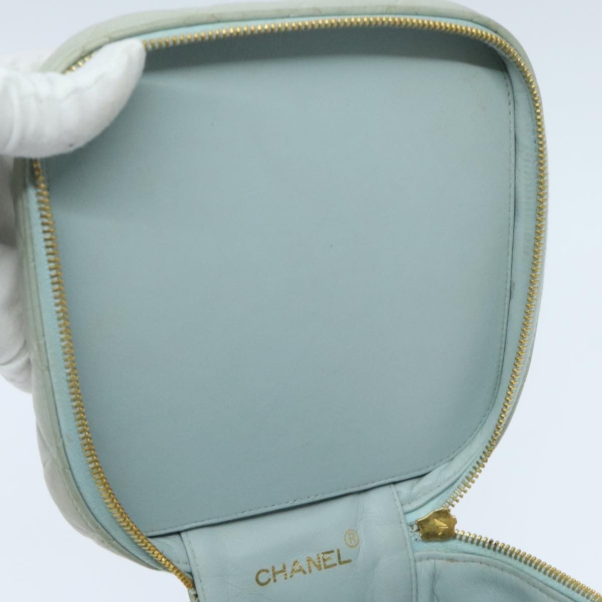 Chanel Vanity Blue Leather Clutch Bag (Pre-Owned) Size ONE SIZE - 20 Thumbnail