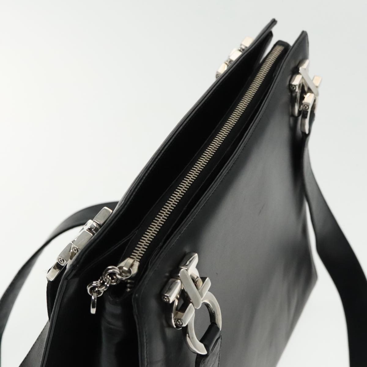 Salvatore Ferragamo Gancini Black Leather Shoulder Bag (Pre-Owned) Size ONE SIZE - 10 Thumbnail