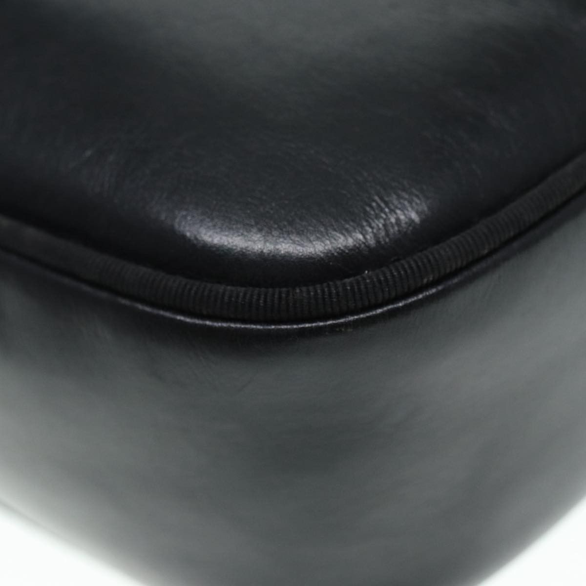 Salvatore Ferragamo Vara Black Leather Shoulder Bag (Pre-Owned) Size ONE SIZE - 7 Thumbnail