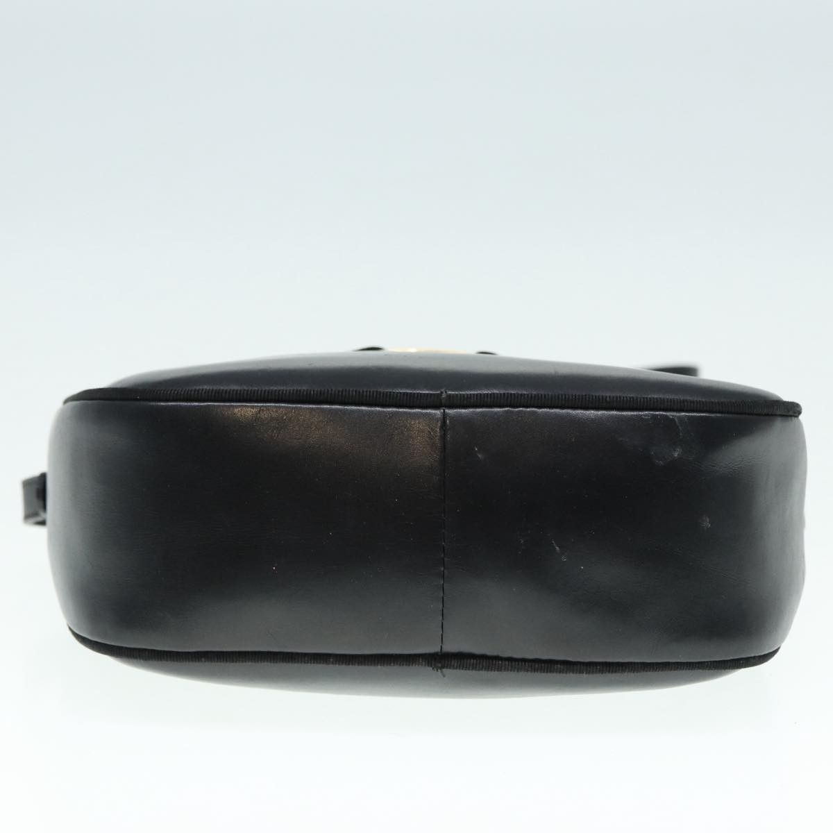 Salvatore Ferragamo Vara Black Leather Shoulder Bag (Pre-Owned) Size ONE SIZE - 19 Thumbnail