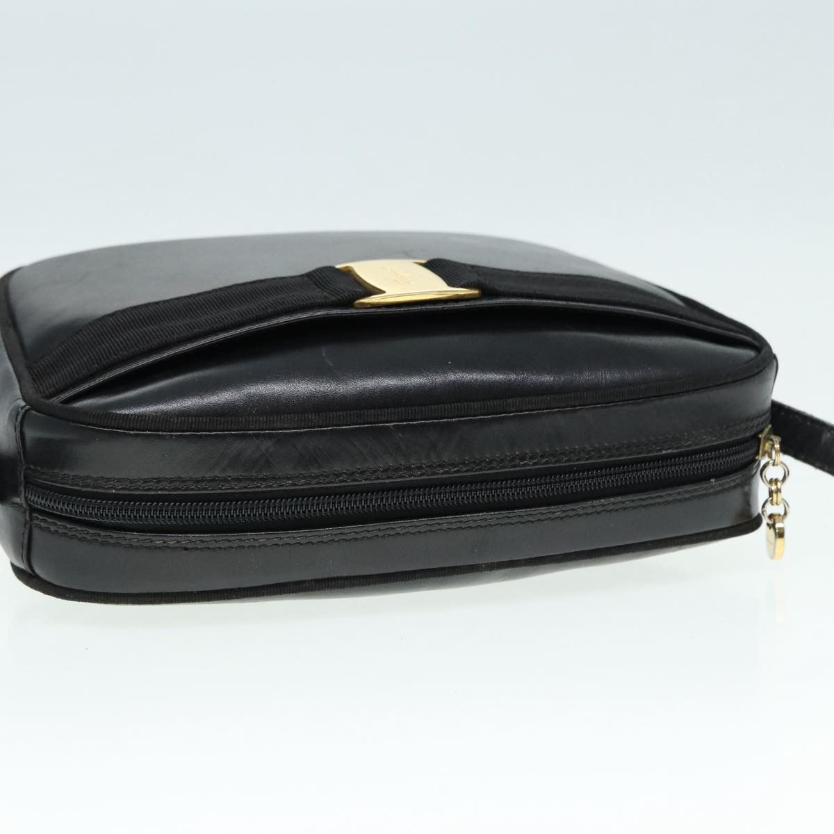 Salvatore Ferragamo Vara Black Leather Shoulder Bag (Pre-Owned) Size ONE SIZE - 17 Thumbnail