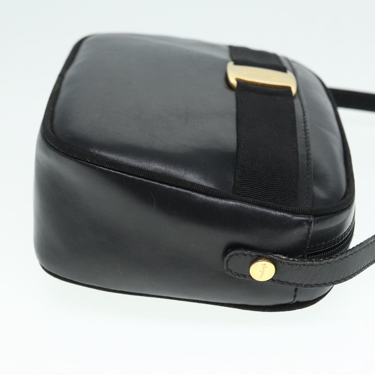 Salvatore Ferragamo Vara Black Leather Shoulder Bag (Pre-Owned) Size ONE SIZE - 3 Thumbnail