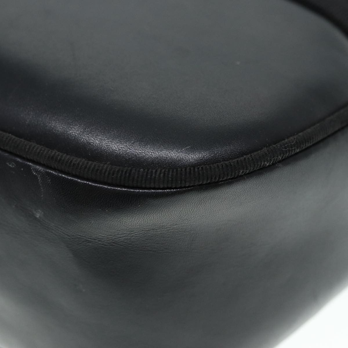Salvatore Ferragamo Vara Black Leather Shoulder Bag (Pre-Owned) Size ONE SIZE - 6 Thumbnail