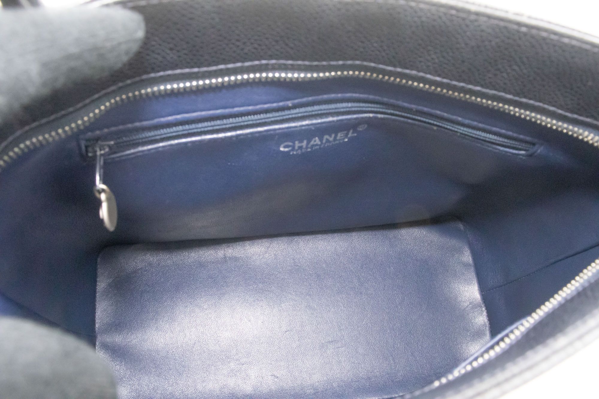 Chanel Medaillon Black Leather Shoulder Bag (Pre-Owned) Size ONE SIZE - 7 Thumbnail