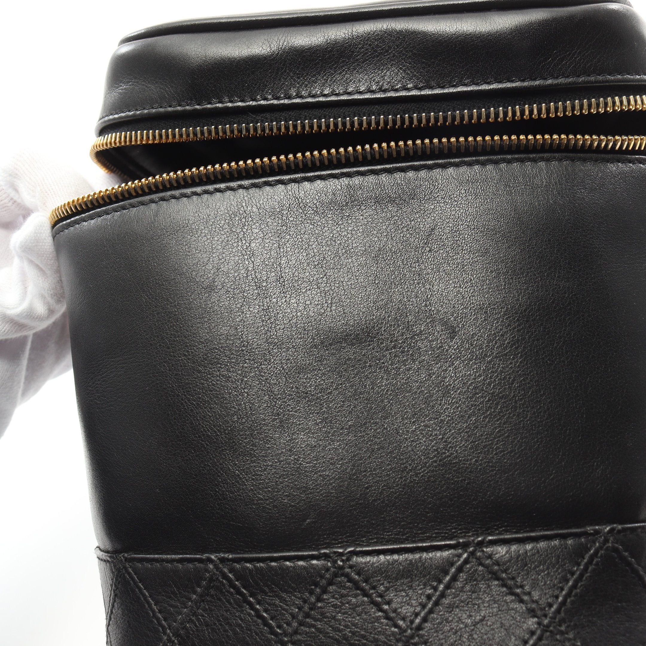 Chanel Chanel Bicolore Vanity Bag Handbag Leather Black Gold Hardware Size ONE SIZE - 8 Thumbnail