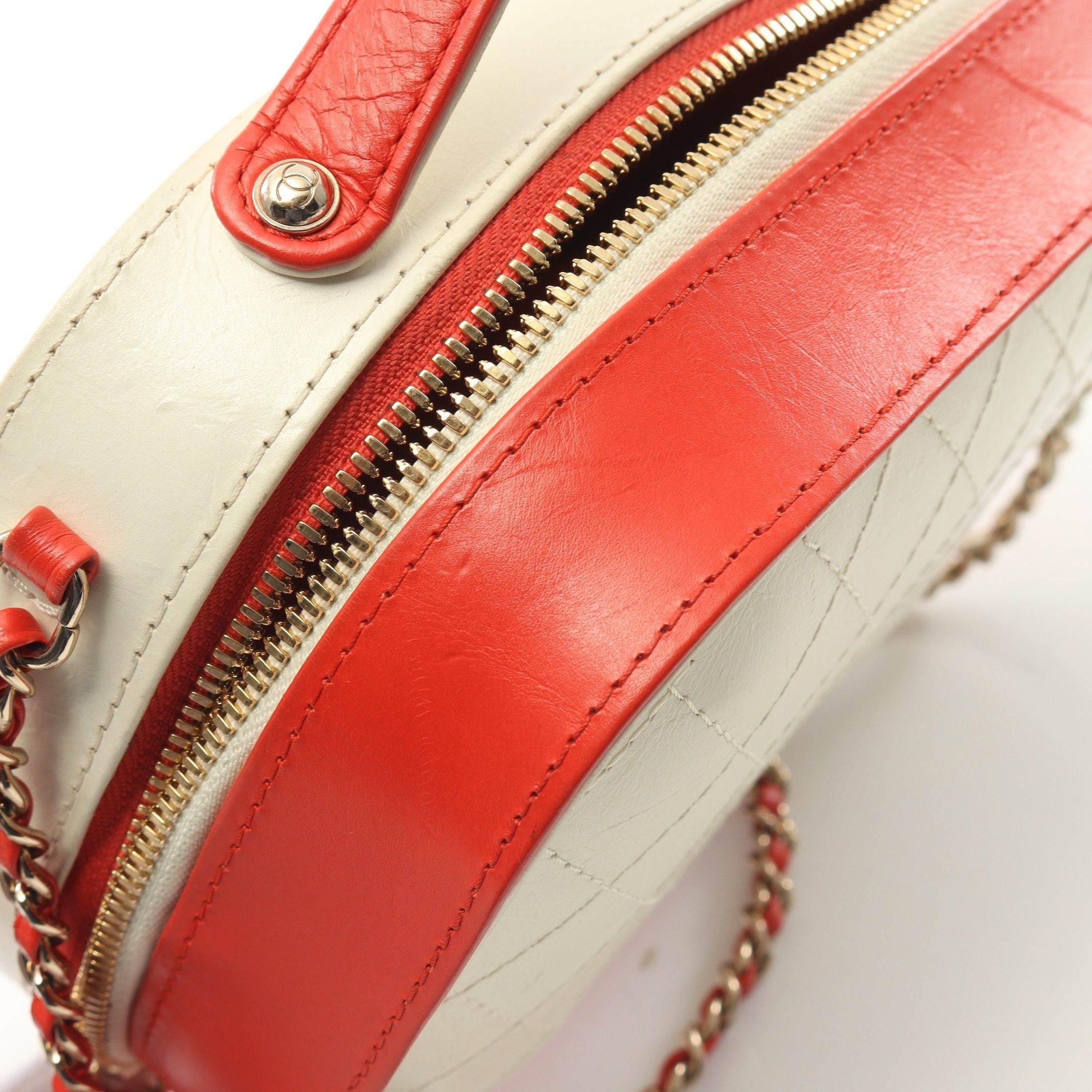 Chanel Chanel Chain Shoulder Bag Leather Off White Red Gold Hardware Size ONE SIZE - 9 Thumbnail