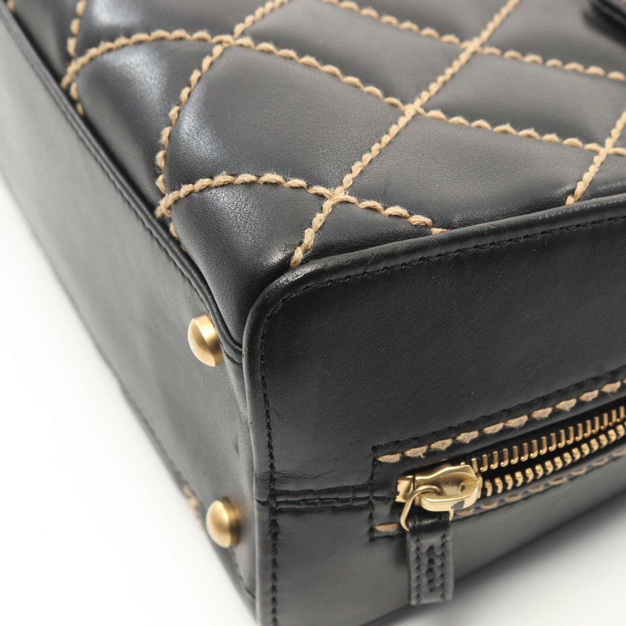 Chanel Chanel Wild Stitch Handbag Leather Black Gold Hardware Size ONE SIZE - 7 Thumbnail