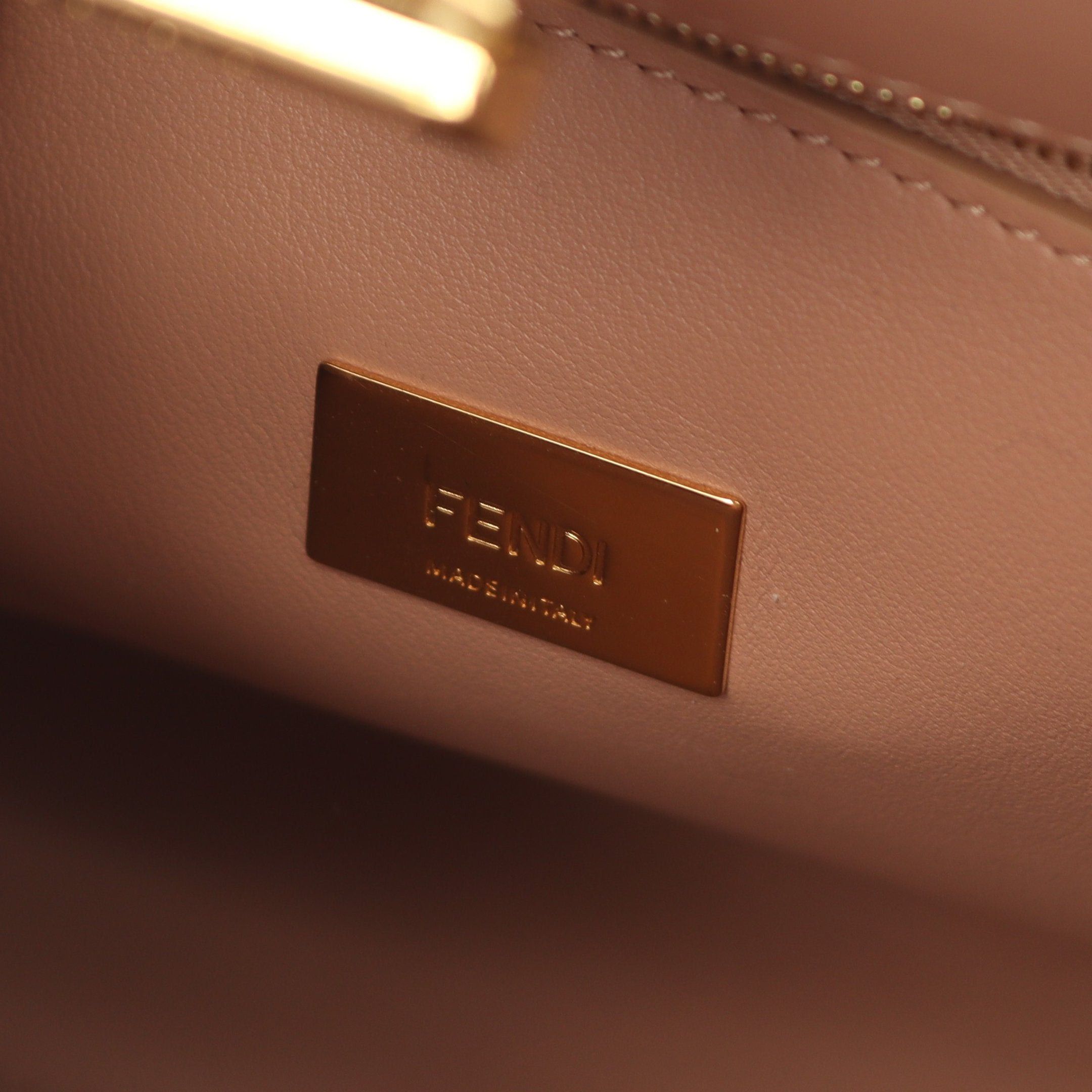 Fendi Fendi Peekaboo Essential Handbag Leather Beige Size ONE SIZE - 4 Thumbnail