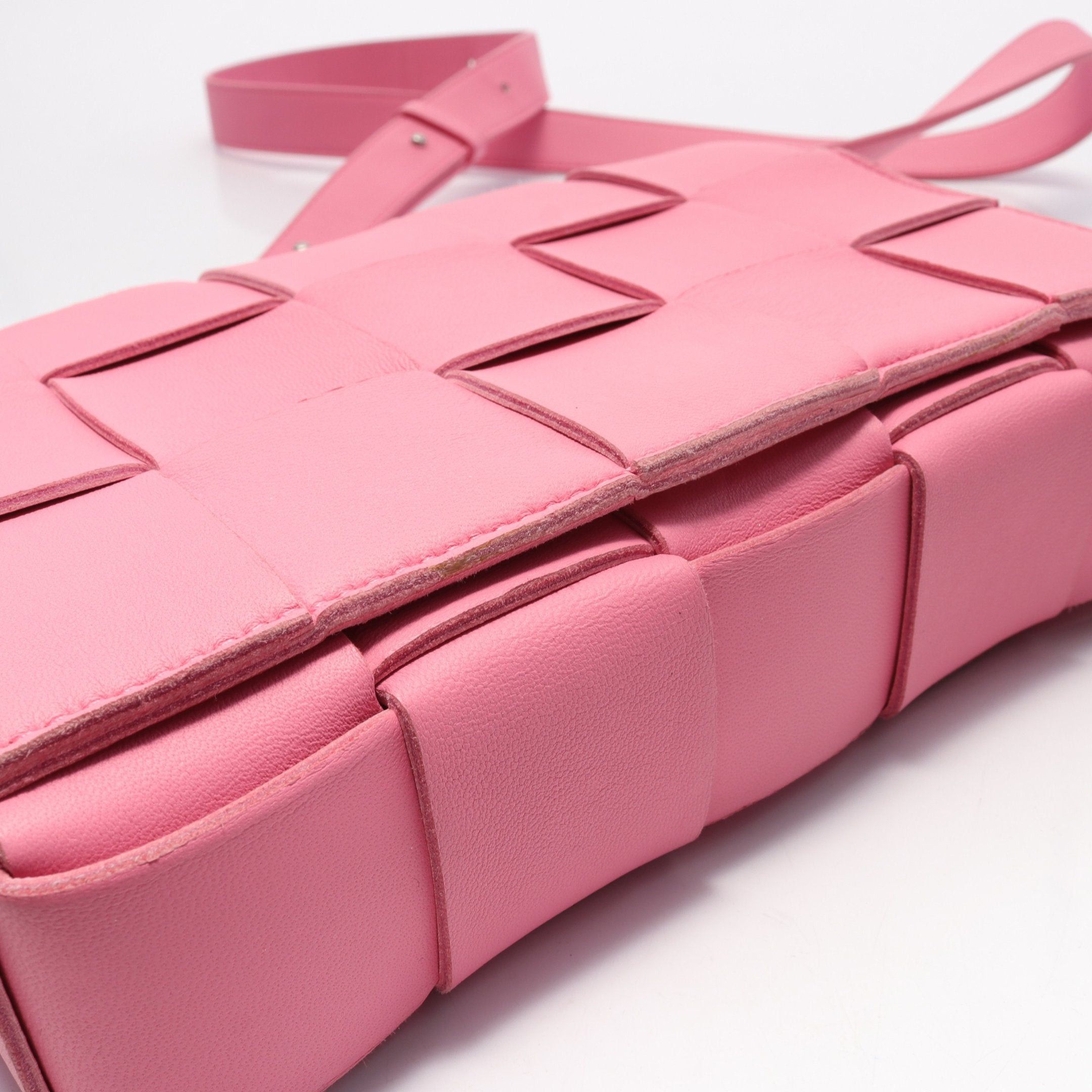 Bottega Veneta Bottega Veneta Cassette Crossbody Maxi Intrecciato Shoulder Bag Leather Pink Size ONE SIZE - 6 Thumbnail