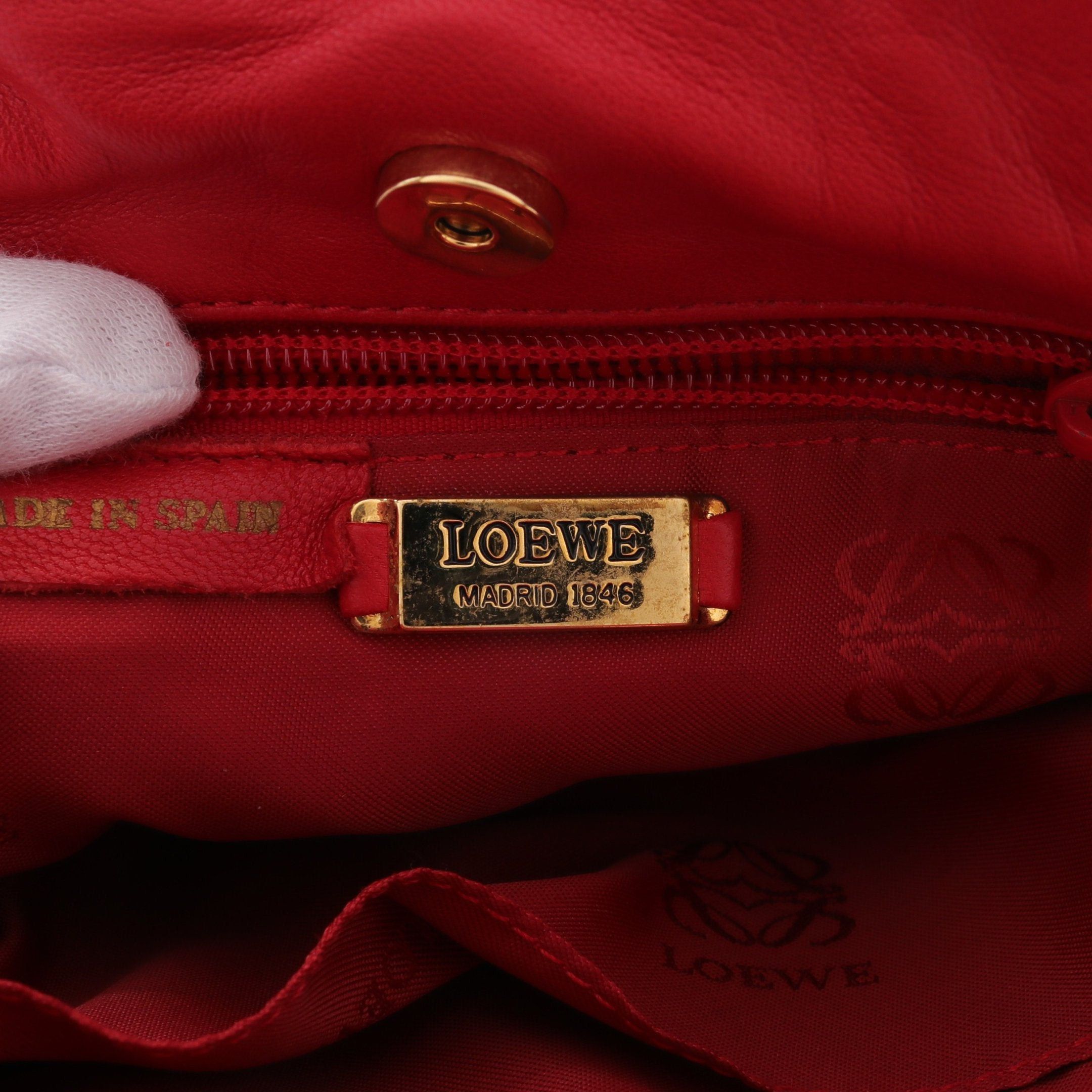 Loewe Loewe Anagram Shoulder Bag Leather Red Purse Size ONE SIZE - 4 Thumbnail