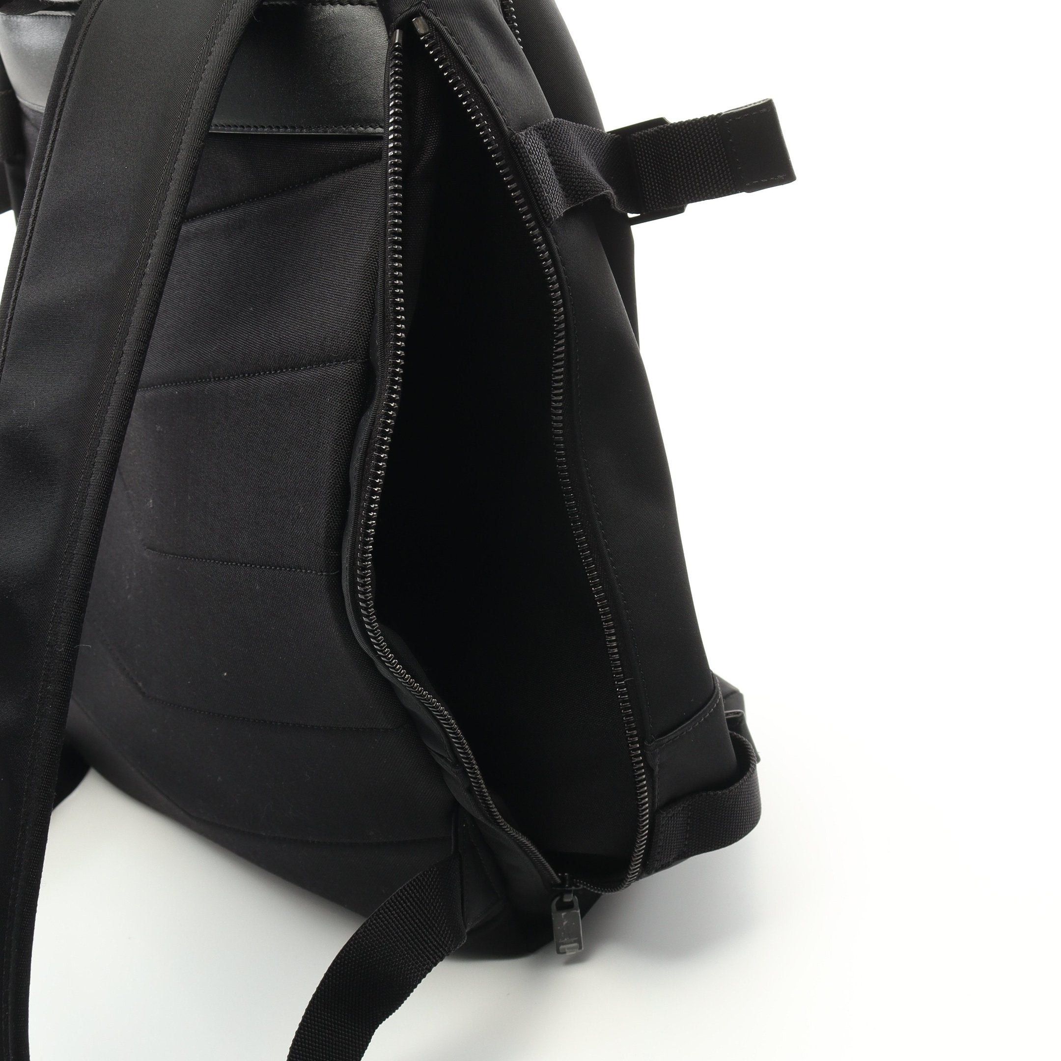 Yves Saint Laurent Yves Saint Laurent City Backpack Rucksack Nylon Leather Black Size ONE SIZE - 7 Thumbnail