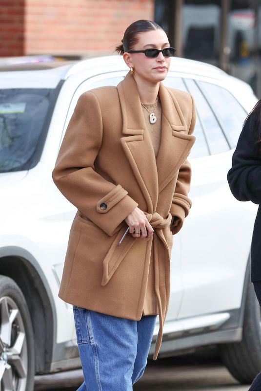 Saint Laurent Paris $8K VALUE Short Coat in Camel as seen on Hailey Biber Size XS / US 0-2 / IT 36-38 - 2 Thumbnail