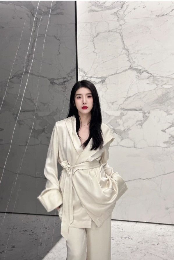 Saint Laurent Paris $4.5K VALUE Hooded Jacket in Satin in white Size XS / US 0-2 / IT 36-38 - 2 Thumbnail