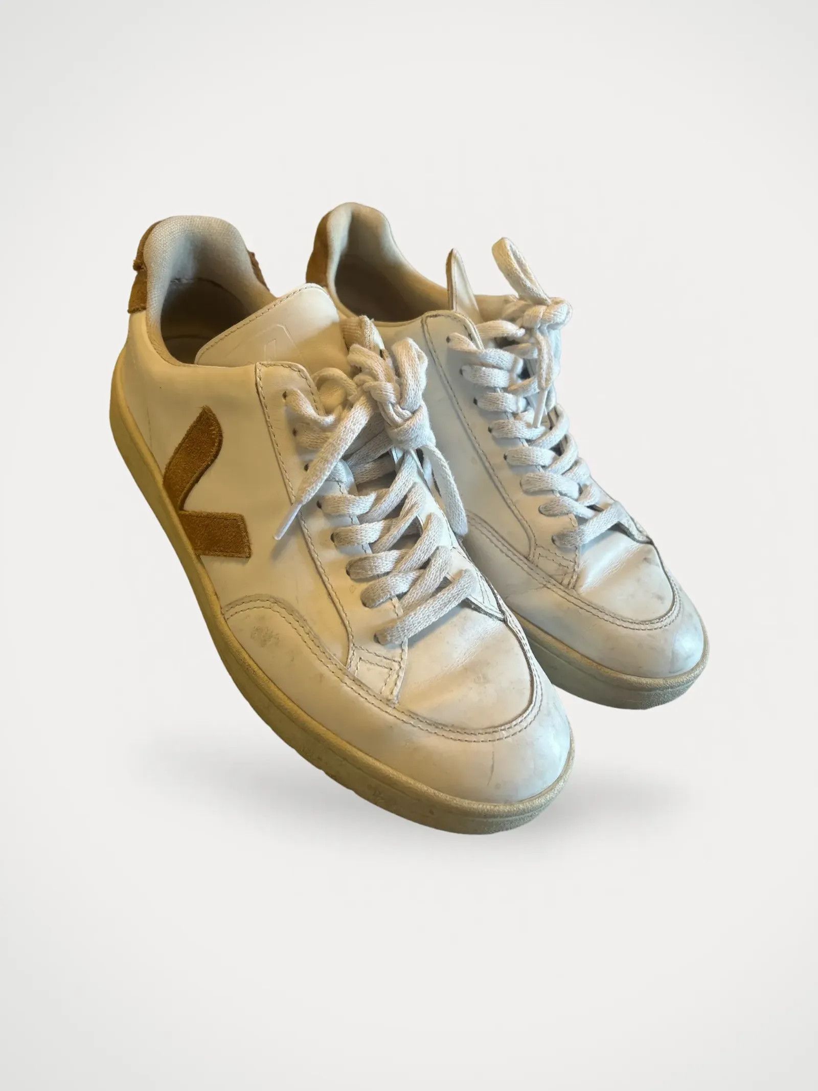 Veja Veja V12 Sneakers Size US 10 / IT 40 - 2 Thumbnail