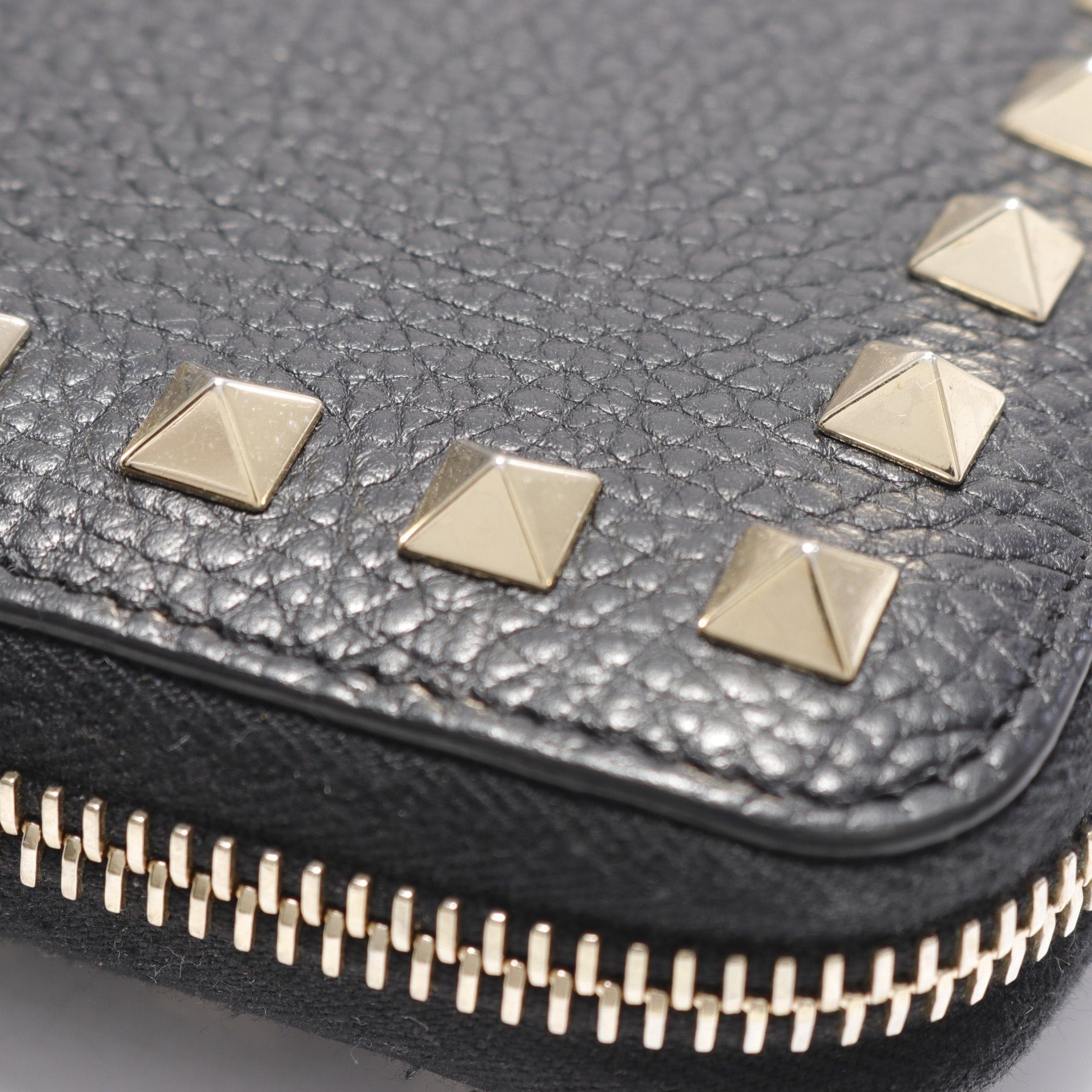 Valentino Valentino Rockstud Round Zipper Long Wallet Leather Black Size ONE SIZE - 8 Thumbnail