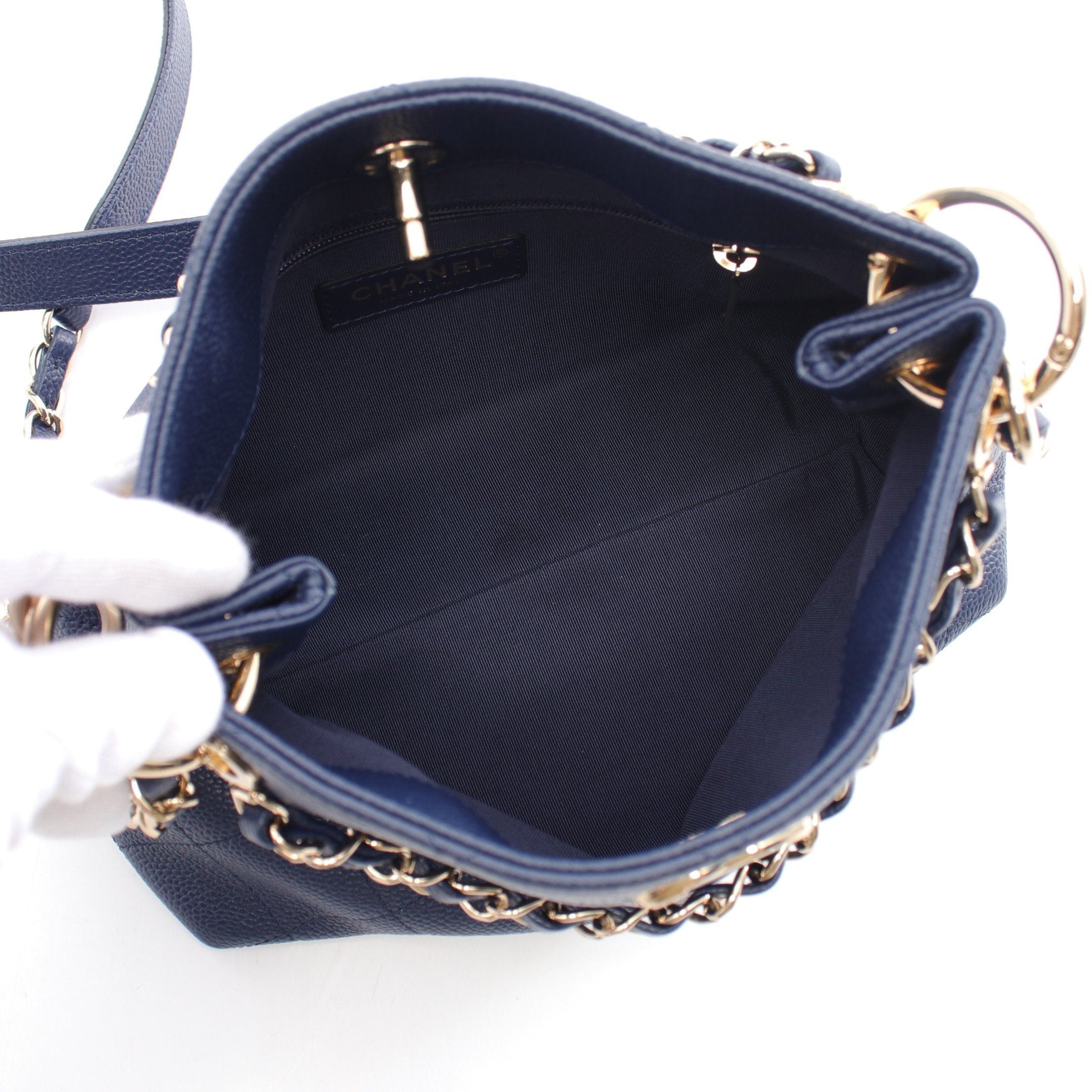 Chanel Chanel Matelasse Chain Shoulder Bag Caviar Skin Navy Gold Hardware Size ONE SIZE - 3 Thumbnail