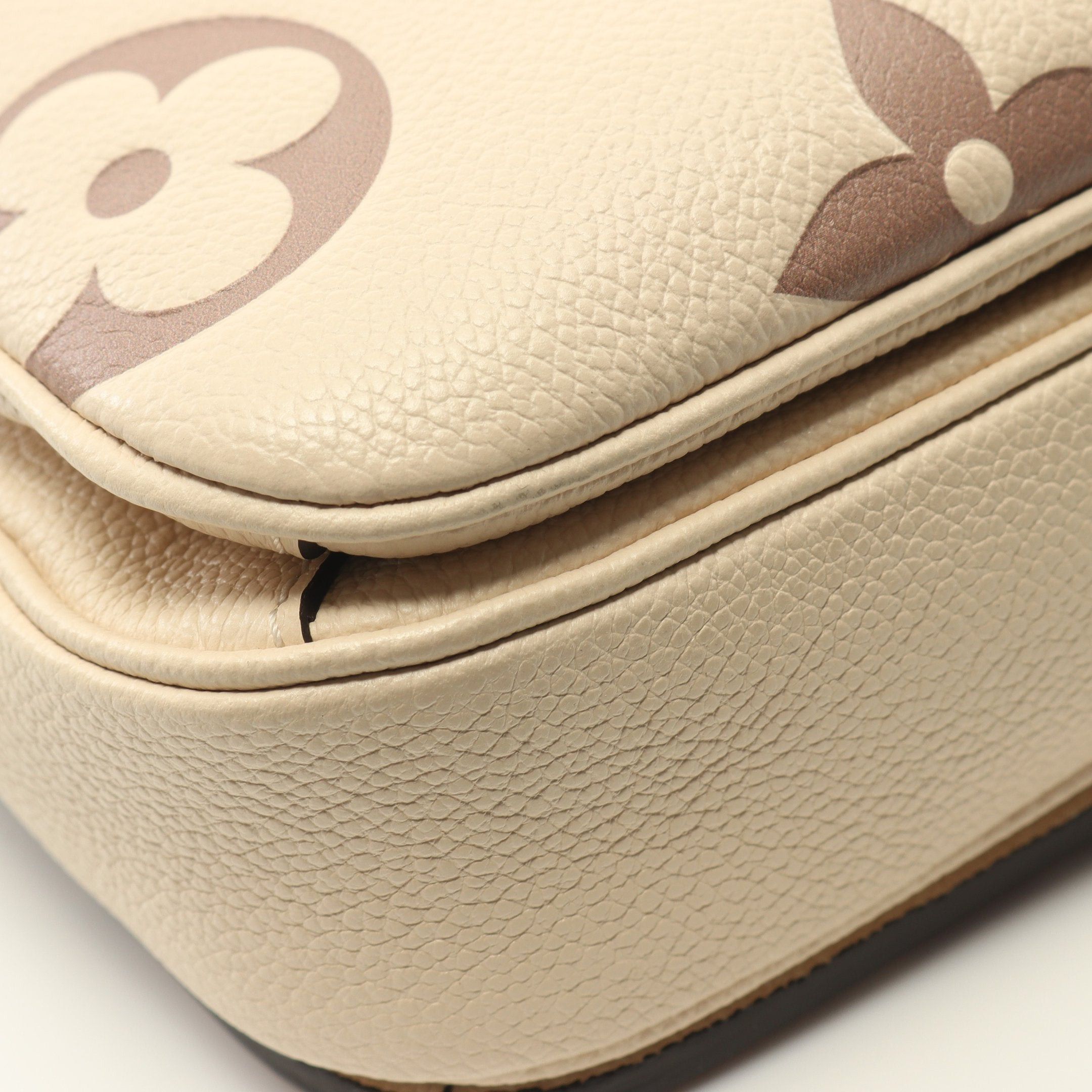 Louis Vuitton Louis Vuitton Pochette Metis Mm Monogram Empreinte Claim Handbag Leather Beige Size ONE SIZE - 7 Thumbnail