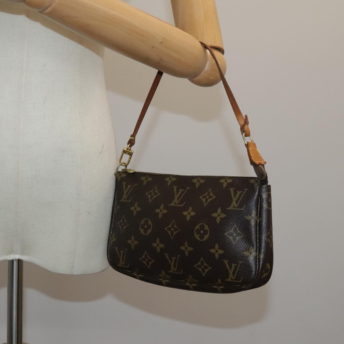 Louis Vuitton Pochette Accessoire Brown Canvas Clutch Bag (Pre-Owned) Size ONE SIZE - 15 Thumbnail
