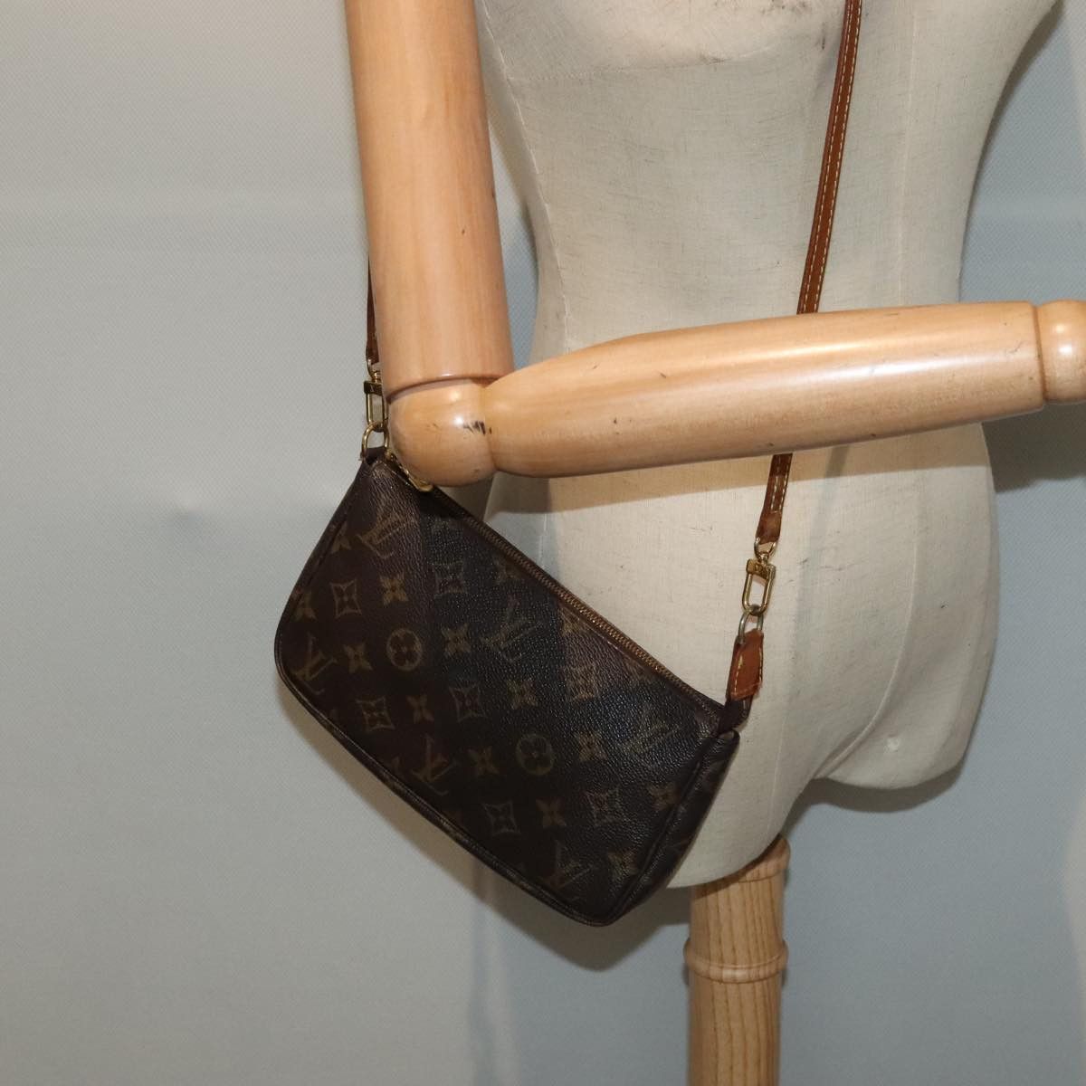 Louis Vuitton Pochette Accessoire Brown Canvas Clutch Bag (Pre-Owned) Size ONE SIZE - 15 Thumbnail