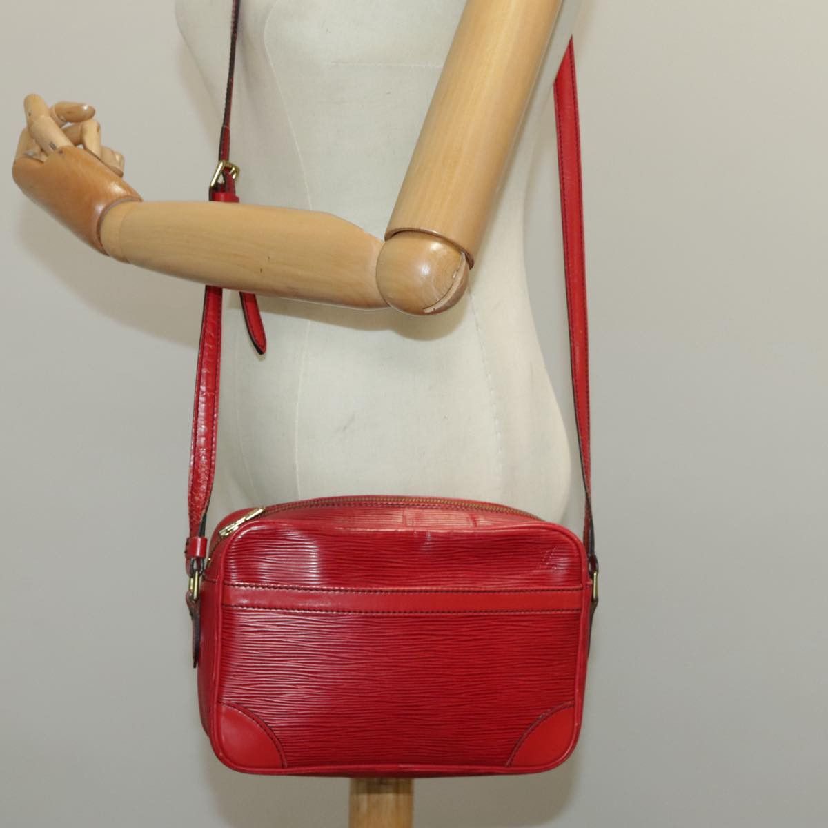 Louis Vuitton Trocadero 23 Red Leather Shoulder Bag (Pre-Owned) Size ONE SIZE - 17 Thumbnail