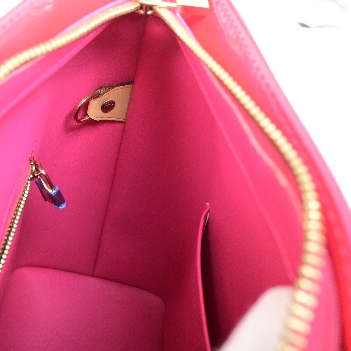 Louis Vuitton Reade Pink Patent Leather Shoulder Bag (Pre-Owned) Size ONE SIZE - 14 Thumbnail