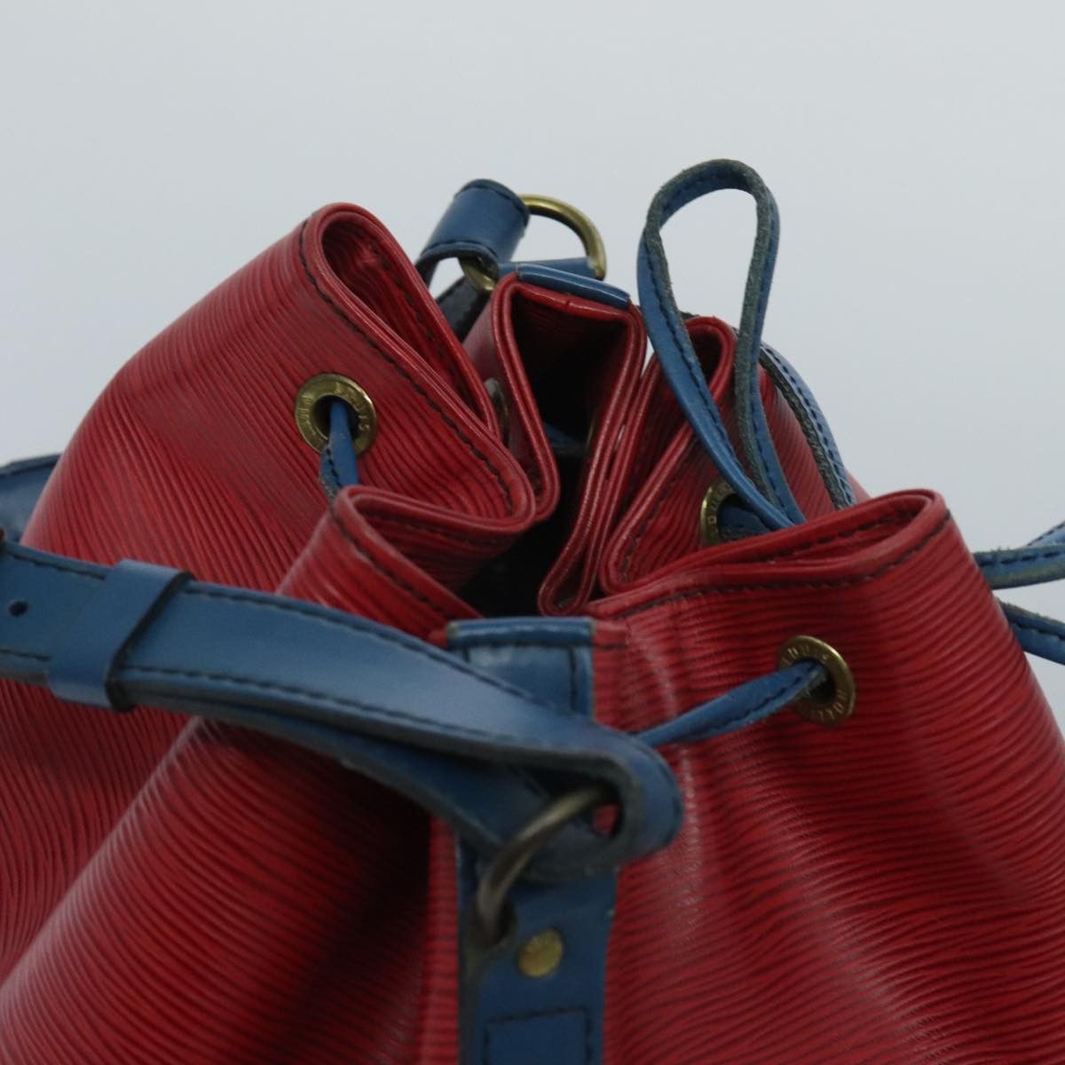 Louis Vuitton Noe Red Leather Shoulder Bag (Pre-Owned) Size ONE SIZE - 20 Thumbnail